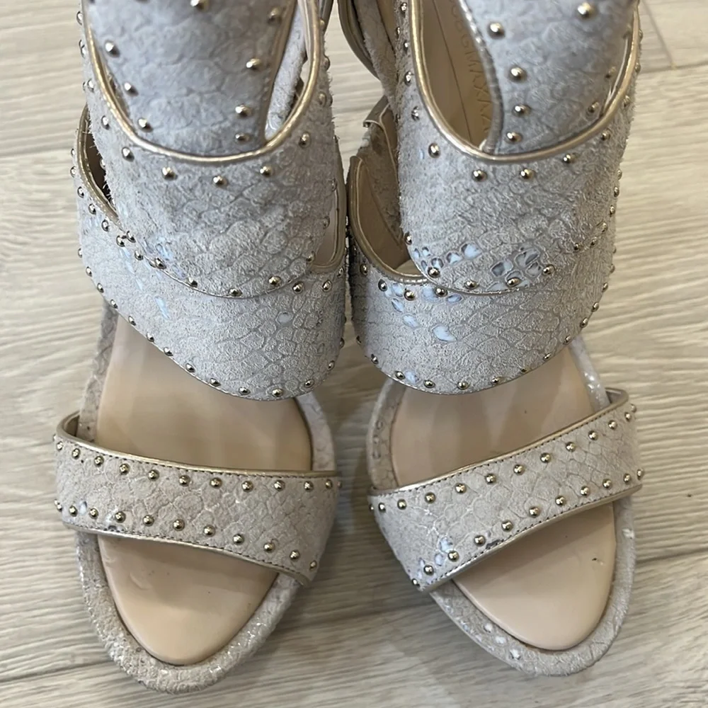 BCBGMaxAzria Beige Gold Studded Zip Up Stiletto—4.5”Heels —Size 8B— - Picture 6 of 12